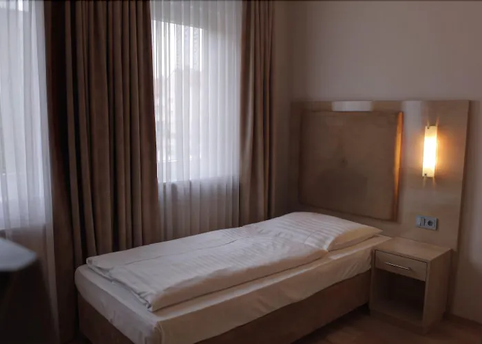 Hotel Am Kurfuerstenplatz - Messe Francoforte sul Meno