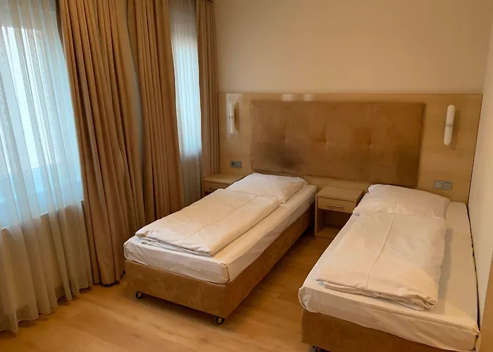 Hotel Am Kurfuerstenplatz - Messe Francoforte sul Meno