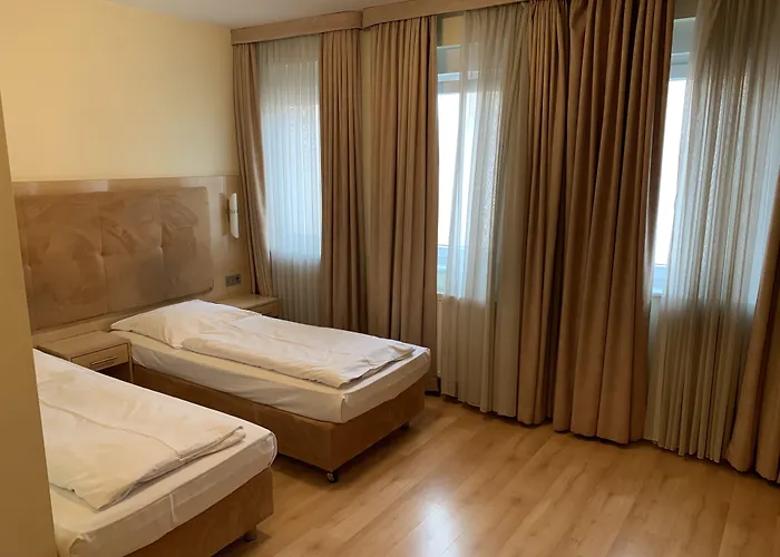 Am Kurfuerstenplatz - Messe Hotel Francoforte sul Meno