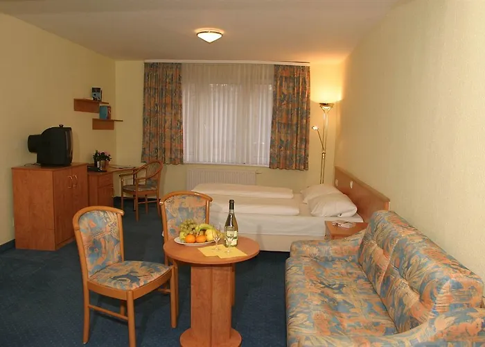 Am Kurfuerstenplatz - Messe Hotel 3*